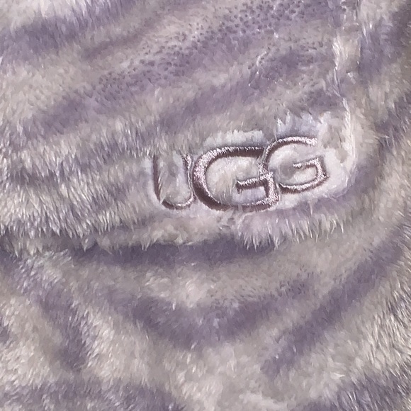 UGG NEW AARTI SIZE XL GORGEOUS LAVENDER AND WHITE ZEBRA PRINT SHERPA HOODED ROBE - Picture 5 of 13